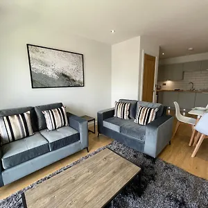Apartment Stylish And Modern 2br With Parking, Sheffield